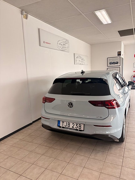 Volkswagen Golf VIII 3 of 4