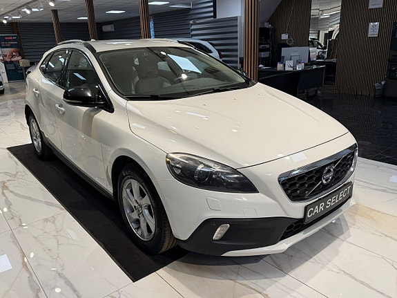 Volvo V40 Cross Country 7 of 24