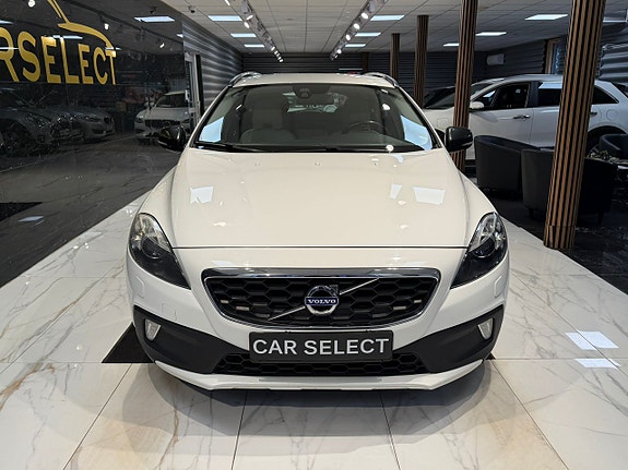 Volvo V40 Cross Country 8 of 24