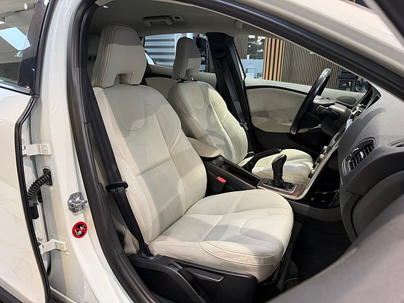 Volvo V40 Cross Country 19 of 24