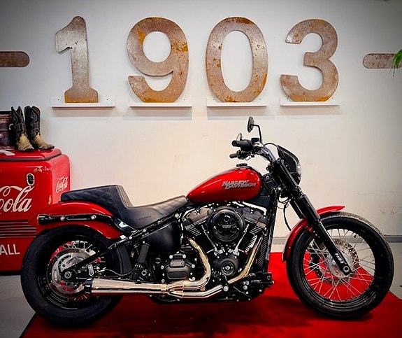 Harley-Davidson FXBB Street Bob M8 i Toppskick!