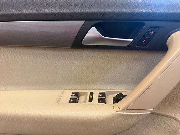 Volkswagen Passat 11 of 19