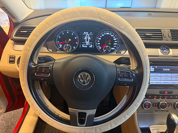 Volkswagen Passat 10 of 19