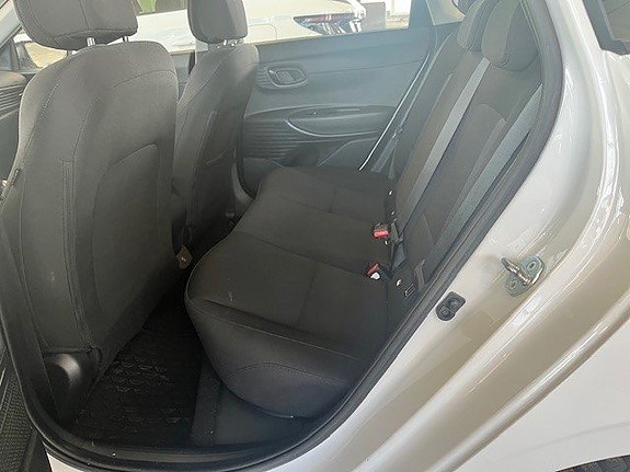 Hyundai i20 3 of 5