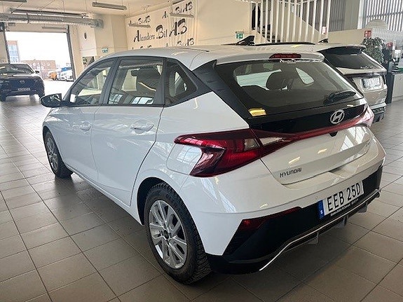 Hyundai i20 2 of 5