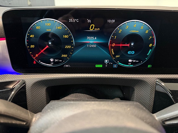 Mercedes-Benz CLA250 e 14 of 27
