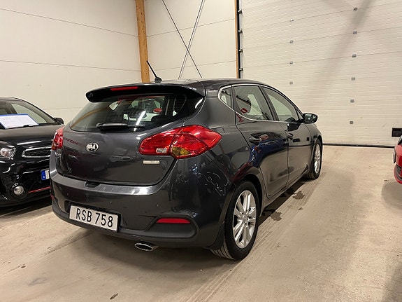 Kia Ceed 3 of 5