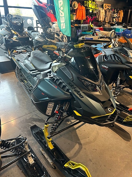 Ski-Doo Renegade XRS 900 ACE Turbo R HUB Smart Shox DEMO 19mil *Köp online*