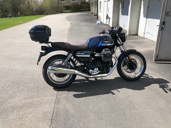 Moto Guzzi V7 Special Jubileums model 4 of 5