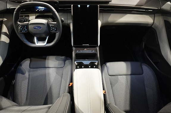 Ford Explorer 14 of 16