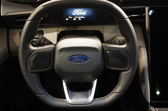 Ford Explorer 15 of 16