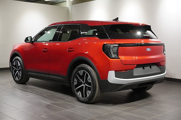 Ford Explorer 4 of 5