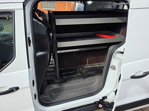 Ford Transit Connect 11 of 20
