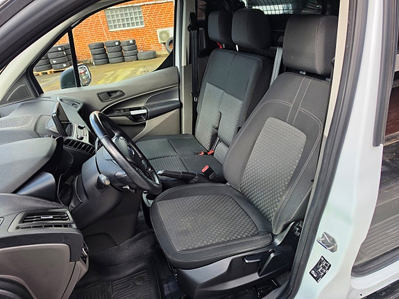 Ford Transit Connect 12 of 20