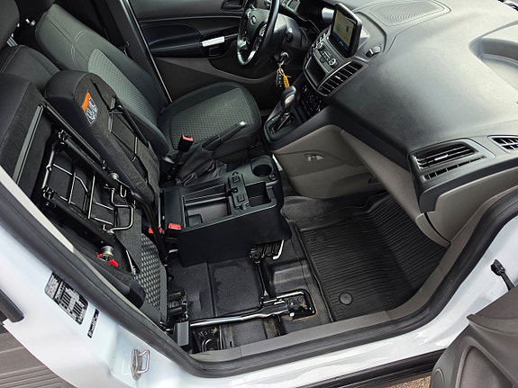 Ford Transit Connect 13 of 20