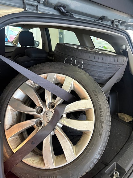 Kia Carens 8 of 9