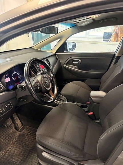 Kia Carens 5 of 5