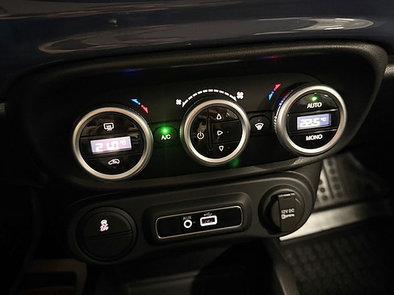 Fiat 500L 25 of 30