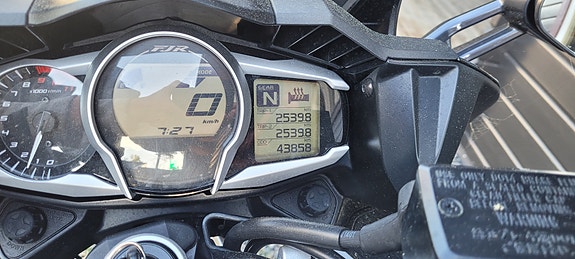 Yamaha FJR1300A 2 of 4