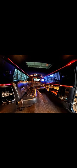 Lincoln Town Car 4 of 6