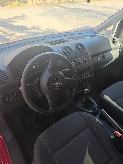 Volkswagen Caddy 2 of 5