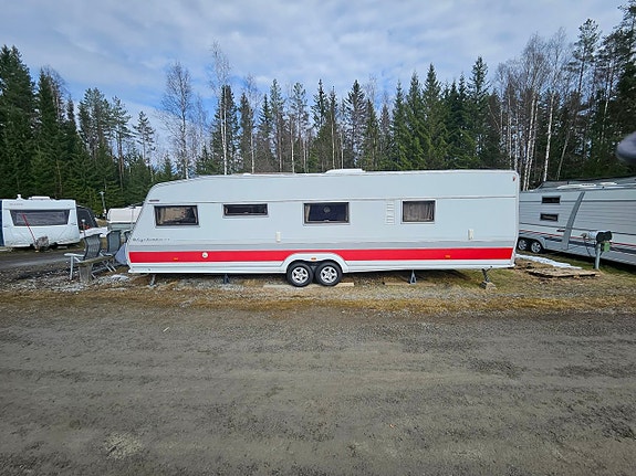 Kabe 880 ROY HAC 880 BTDL nya däck, ny kyl/frys, AC MOMS