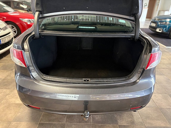 Toyota Avensis 10 of 10