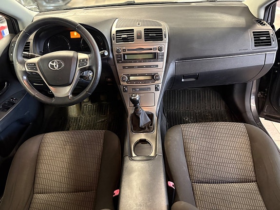 Toyota Avensis 8 of 10