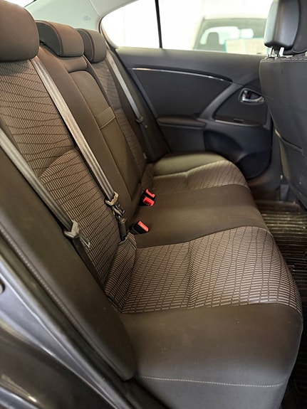 Toyota Avensis 7 of 10