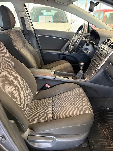 Toyota Avensis 5 of 5