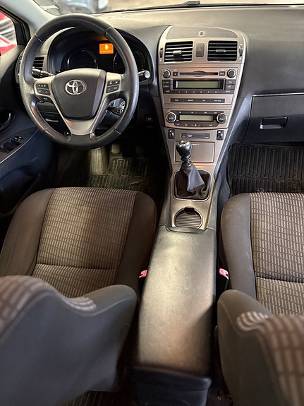 Toyota Avensis 9 of 10