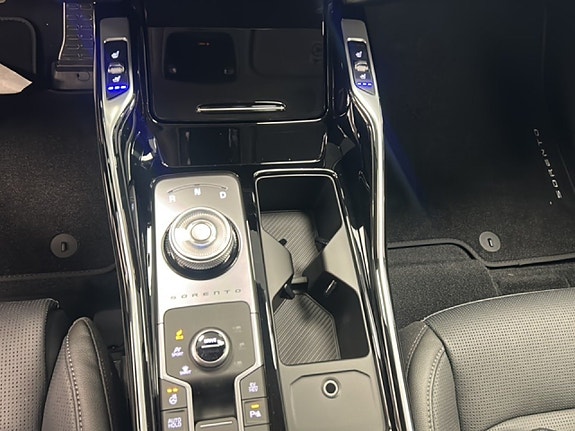 Kia Sorento 16 of 20