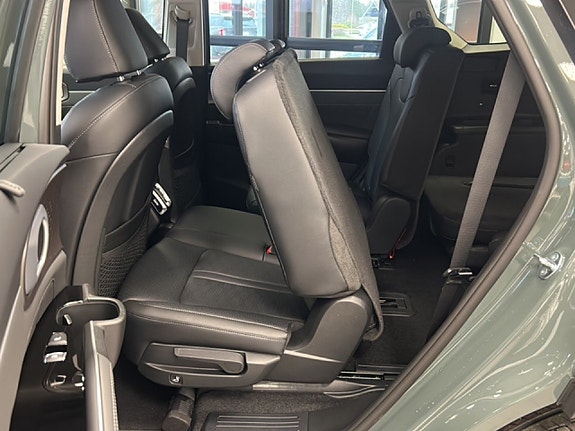Kia Sorento 10 of 20