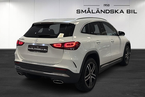 Mercedes-Benz GLA250 e 6 of 15