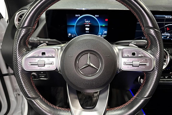 Mercedes-Benz GLA250 e 10 of 15