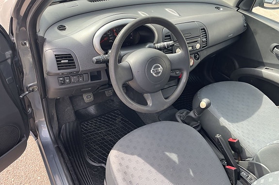 Nissan Micra 7 of 11