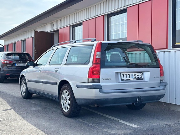 Volvo V70 4 of 18