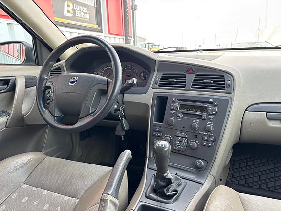 Volvo V70 11 of 18