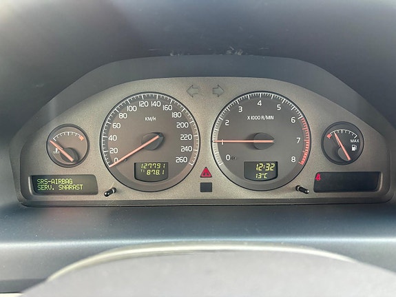 Volvo V70 14 of 16