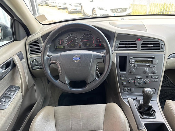 Volvo V70 10 of 18