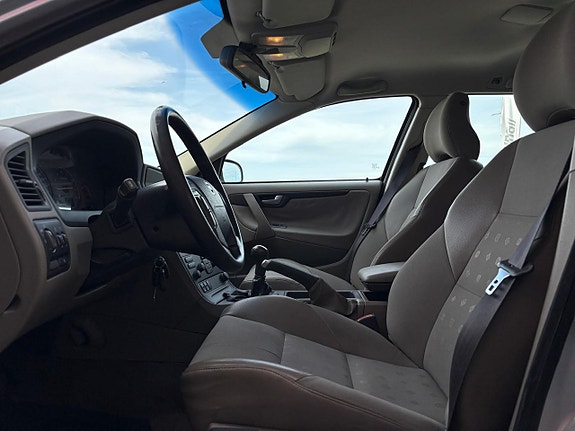 Volvo V70 15 of 18