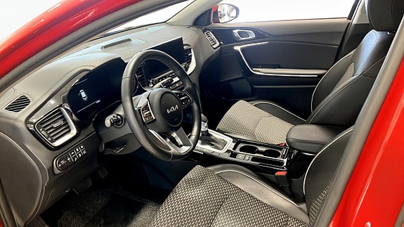 Kia XCeed 8 of 12