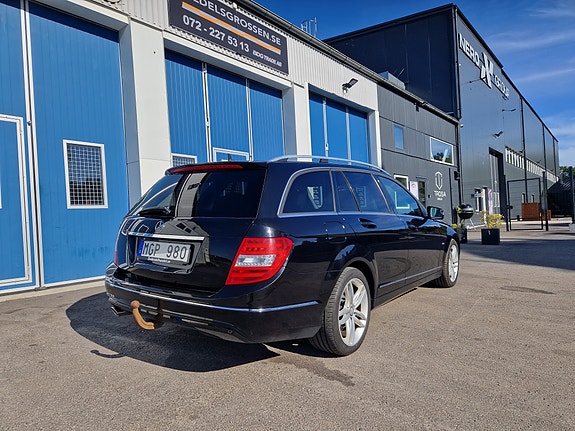 Mercedes-Benz C220 6 of 17