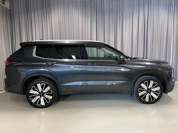 Mitsubishi Outlander 3 of 5
