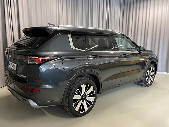 Mitsubishi Outlander 4 of 5