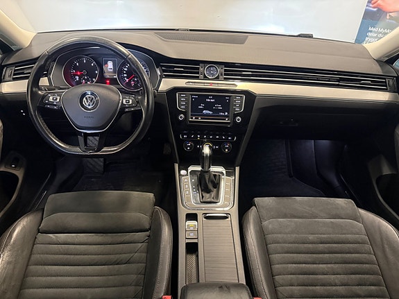 Volkswagen Passat 14 of 27