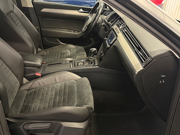 Volkswagen Passat 24 of 27