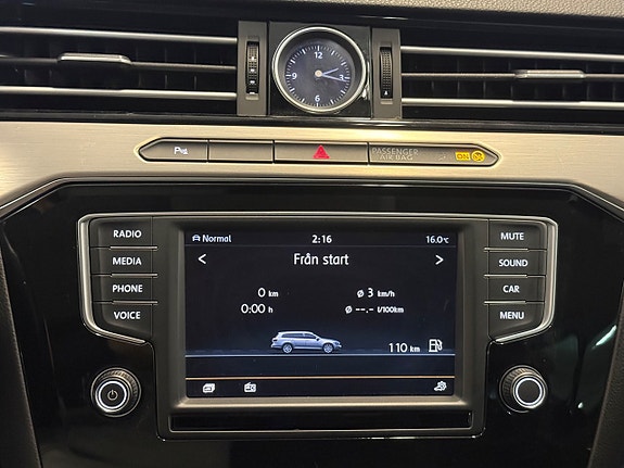 Volkswagen Passat 17 of 27