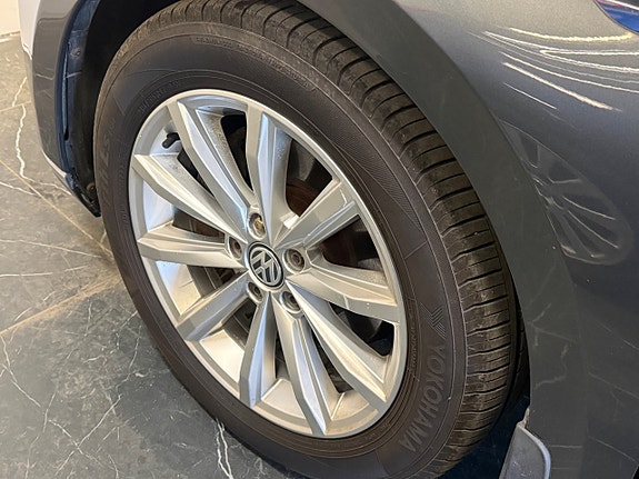 Volkswagen Passat 27 of 27