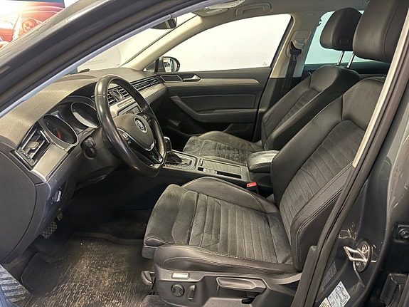 Volkswagen Passat 8 of 27